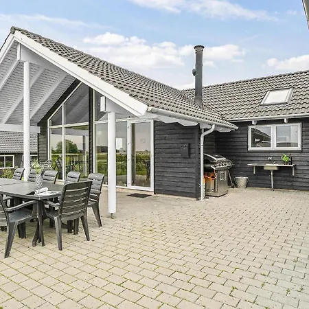Lovely In With Kitchen